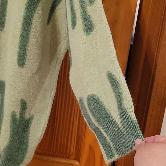 Beautiful Rumor sweater size M-L - Picture 4 of 8